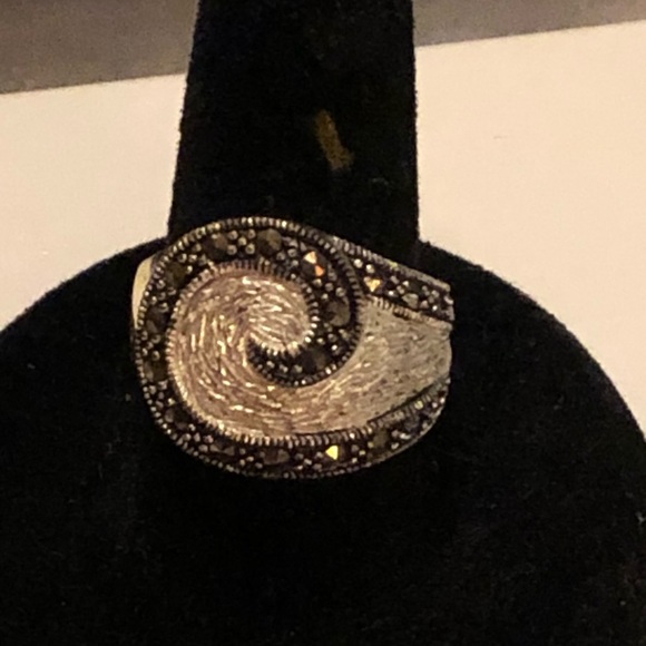 Gorgeous Marcasite ring size 7 - Picture 9 of 14